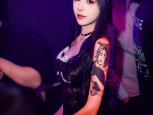 dj一个女的嗯嗯的叫什么,DJ 台上的女歌手，为何发出嗯嗯的叫声？