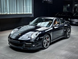 997 turbo，保时捷经典跑车，性能猛兽，速度与激情的完美结合